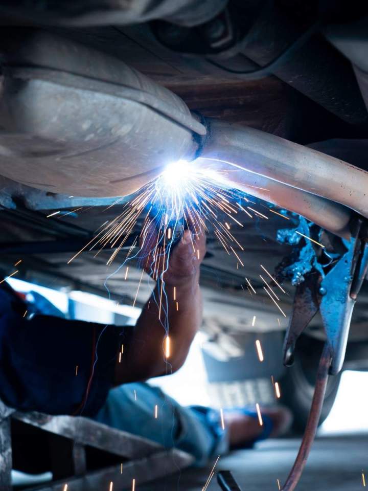 Spécialistes en fabrication de tuyaux d’échappements sur mesure à Trois-Rivières